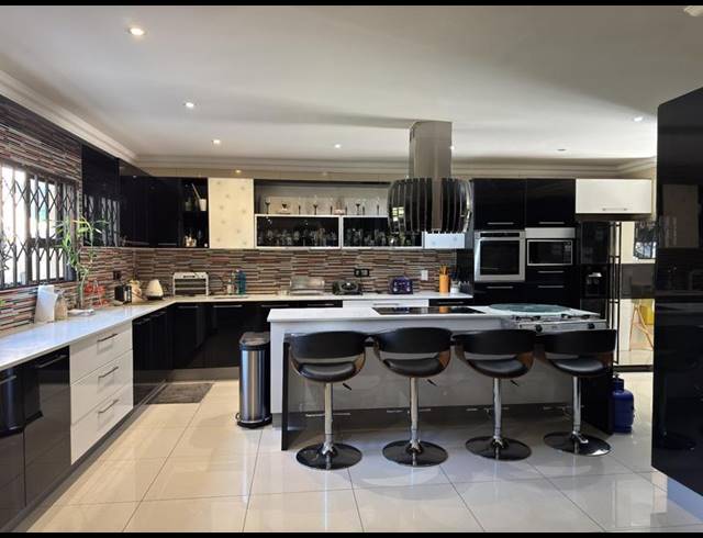 3 BEDROOM HOUSE FOR SALE IN STRUBENSVALLEI